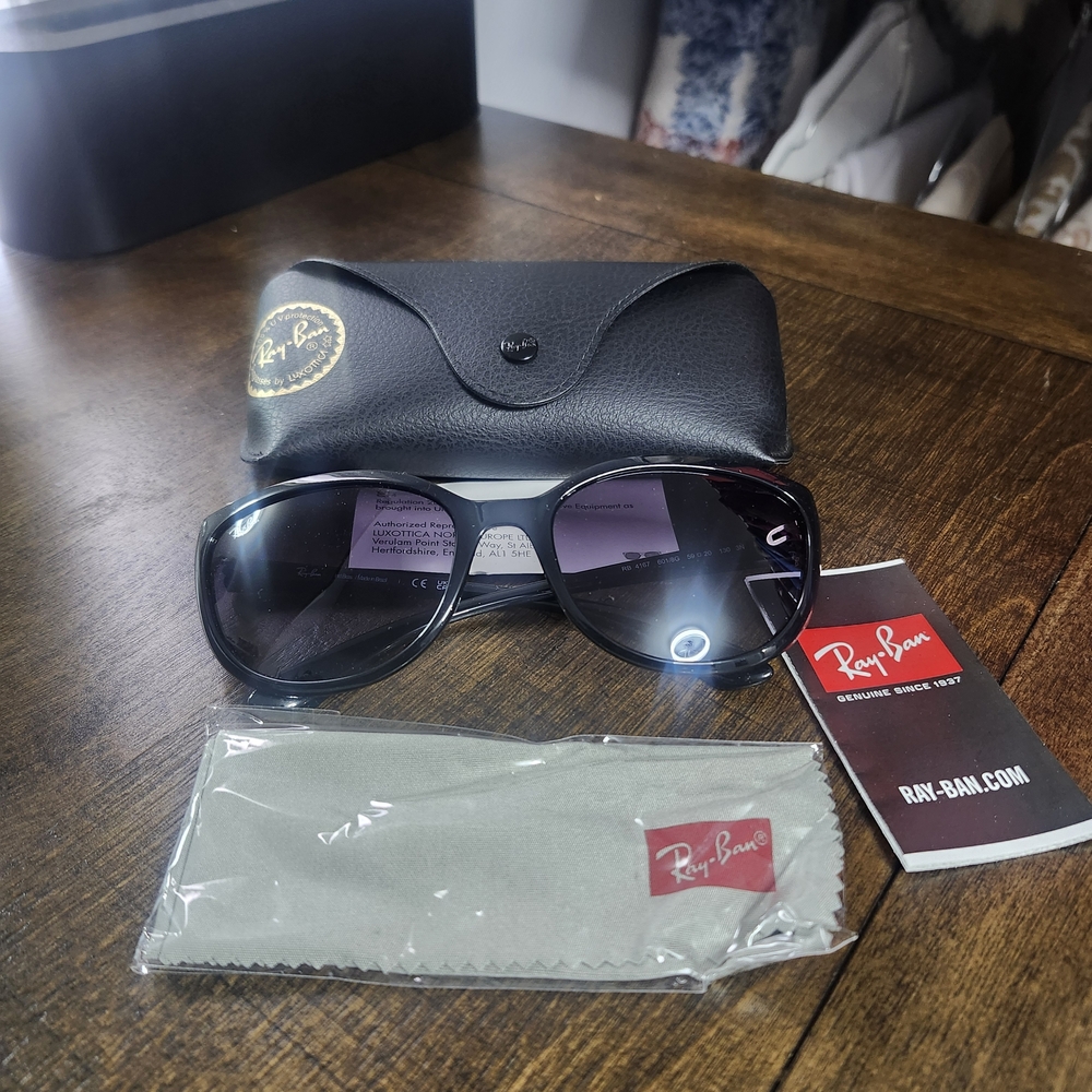Ray-Ban Black Aviator Sunglasses